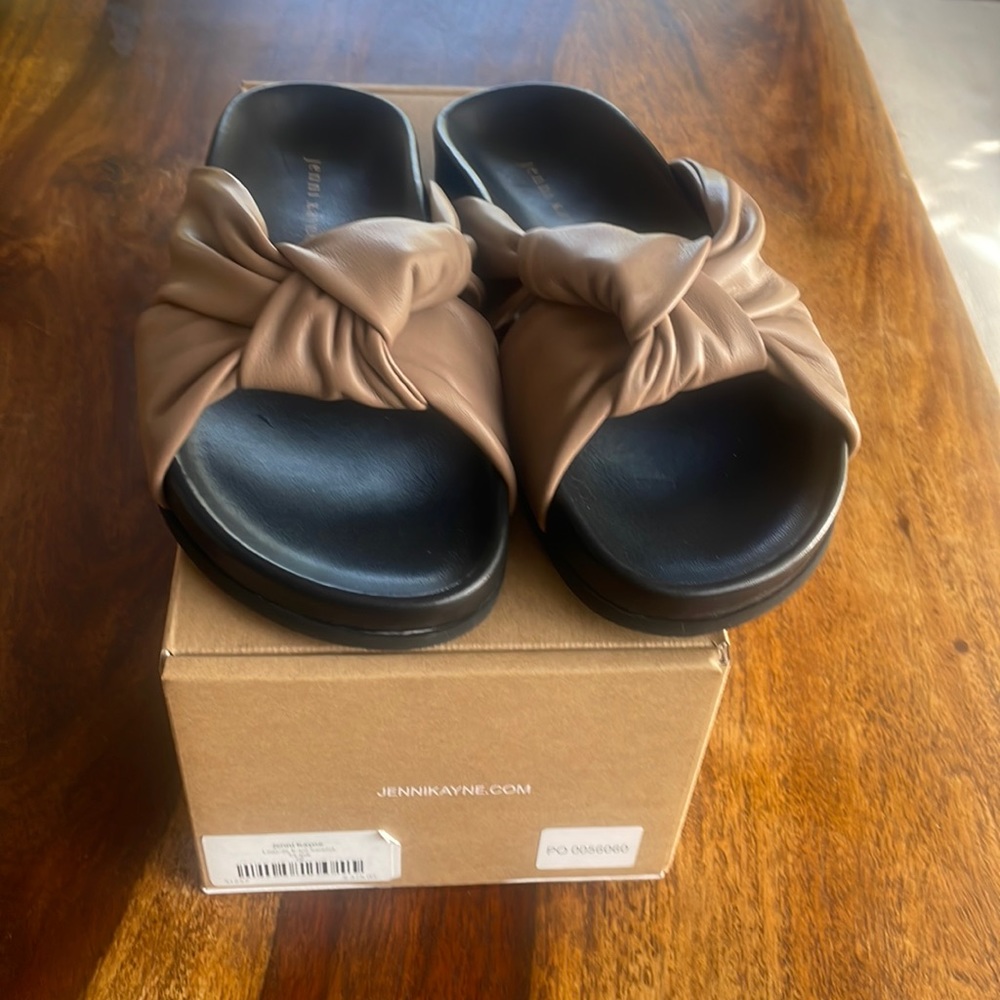 New in a box Jenni Kayne leather knot  sandals great for California lifestyle.